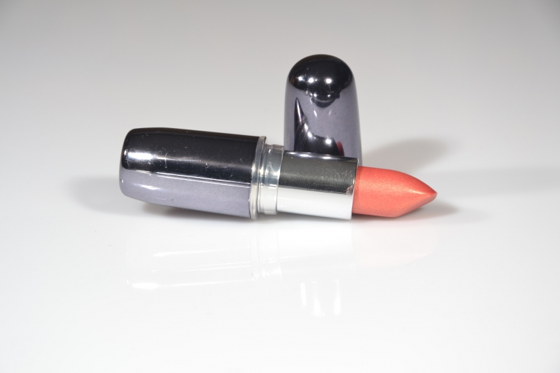 esthetique-SEILLANS-min_lipstick-273109